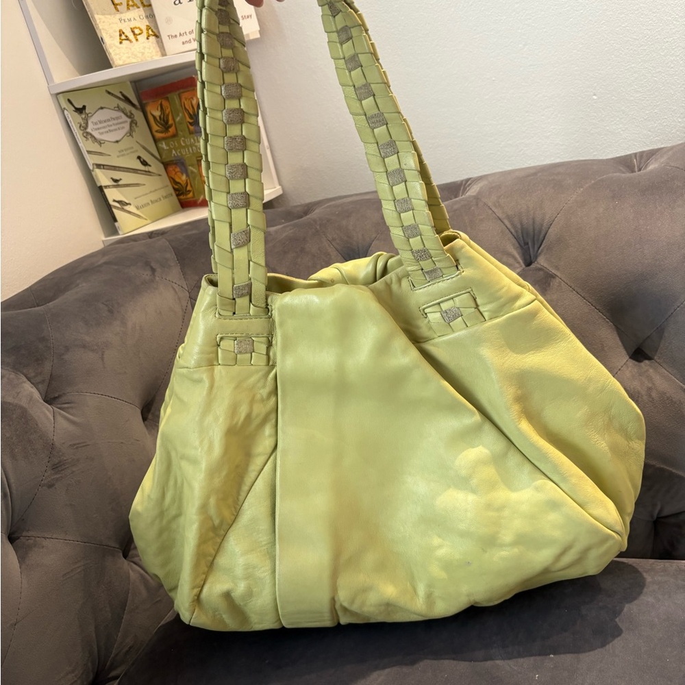 Diane von Furstenberg
Marissa Tote, light
NWT
green